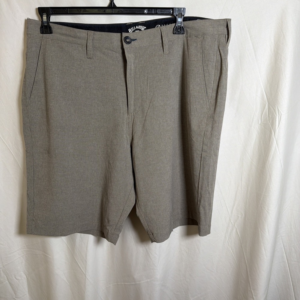 Billabong Crossfire Mens Shorts 38‎ Tan Hybrid Stretch Surf Casual Chino